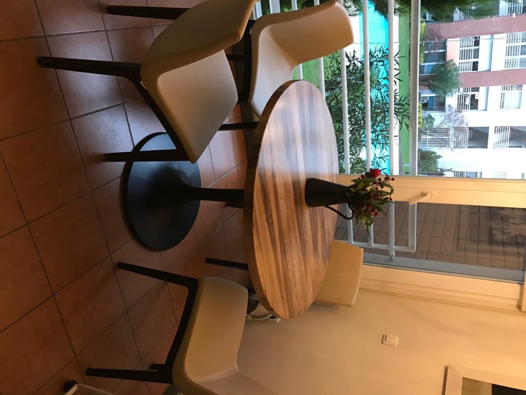 ART290 Ceviz Masif Masa